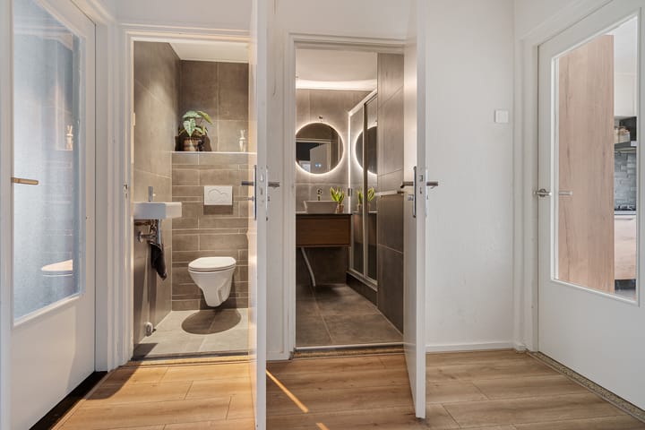 Photo 29 of Vogelwikke 91