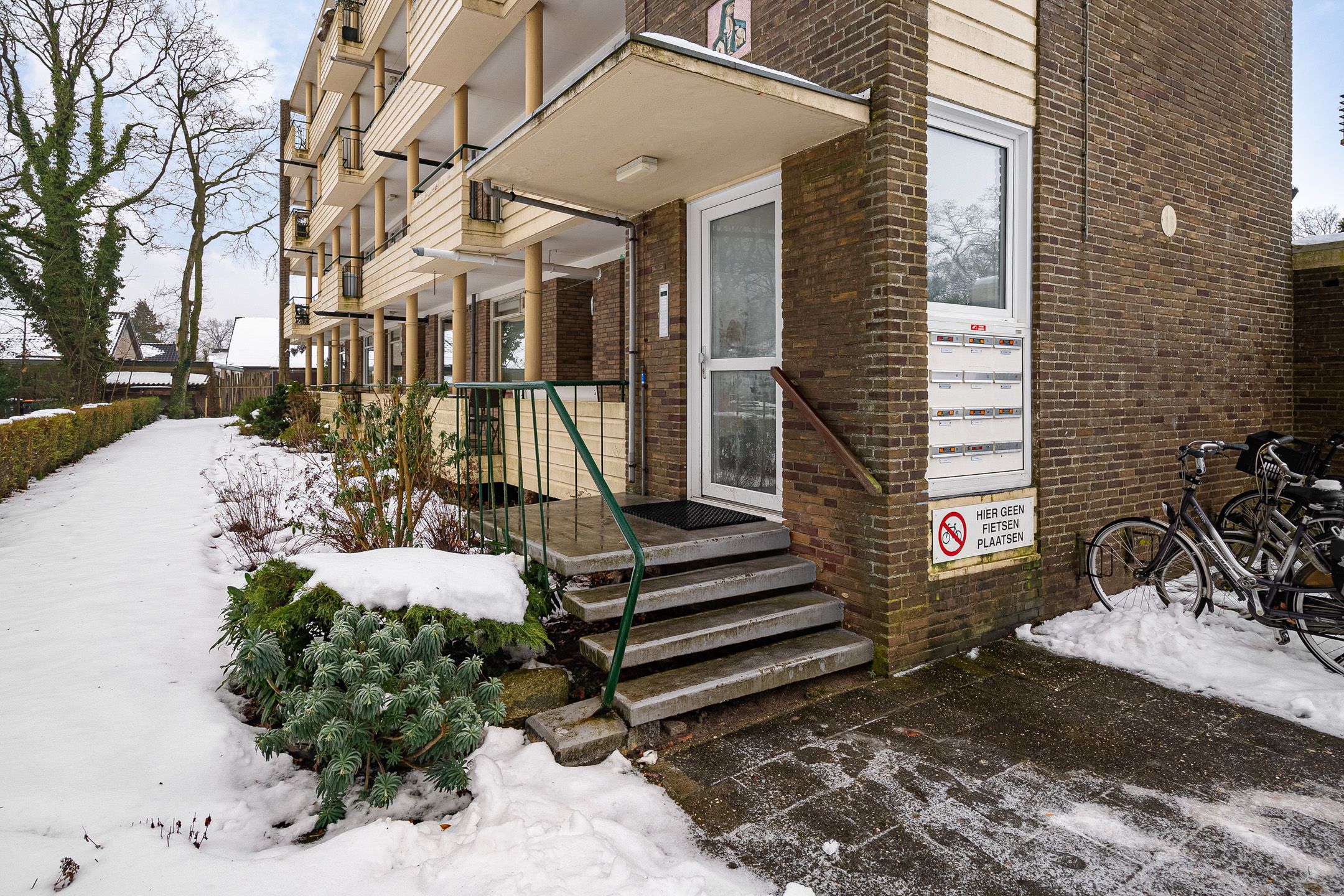 Photo 42 of Vogelwikke 91