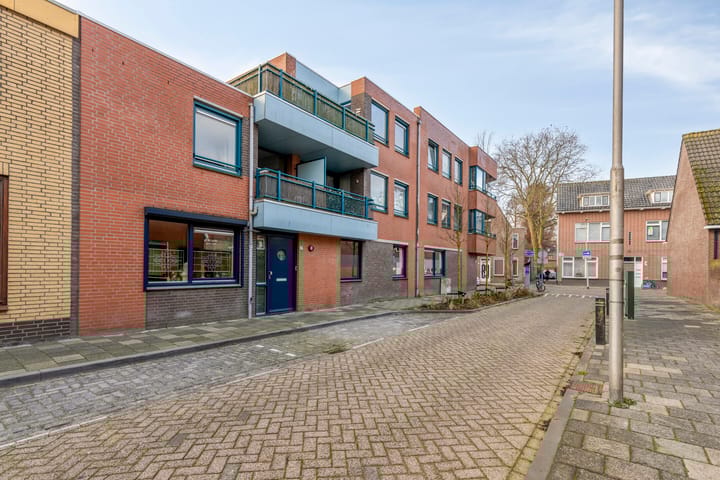 Foto 32 van Damstraat 66-B