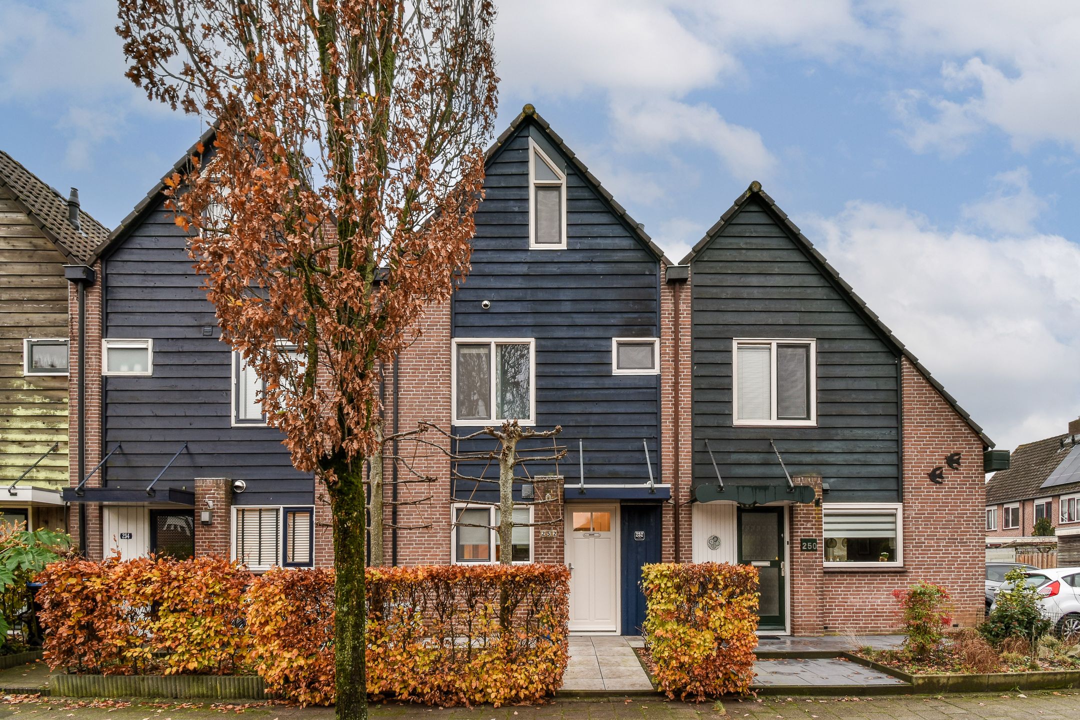 Buying a house in The Netherlands., Ring 252