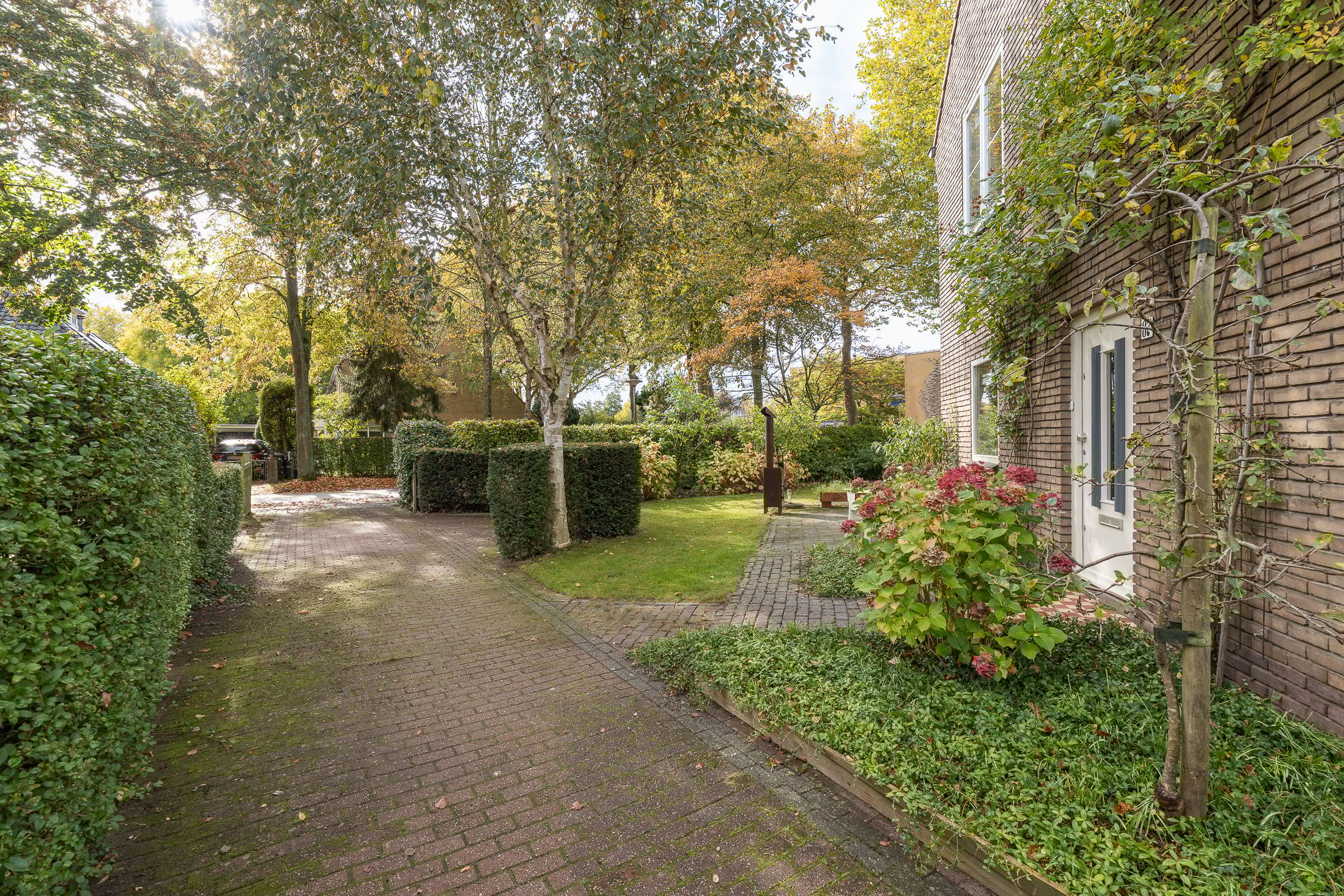 Photo 48 of van der Helstlaan 87