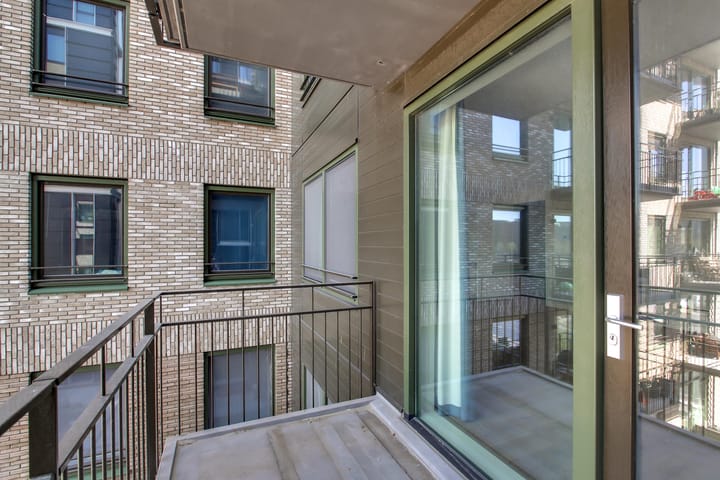 Photo 9 of Bert Haanstrakade 568