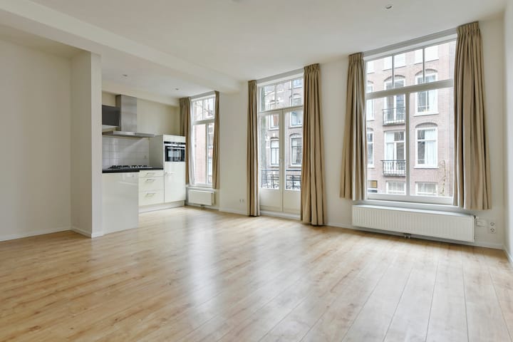 Foto 2 van Alberdingk Thijmstraat 11-1