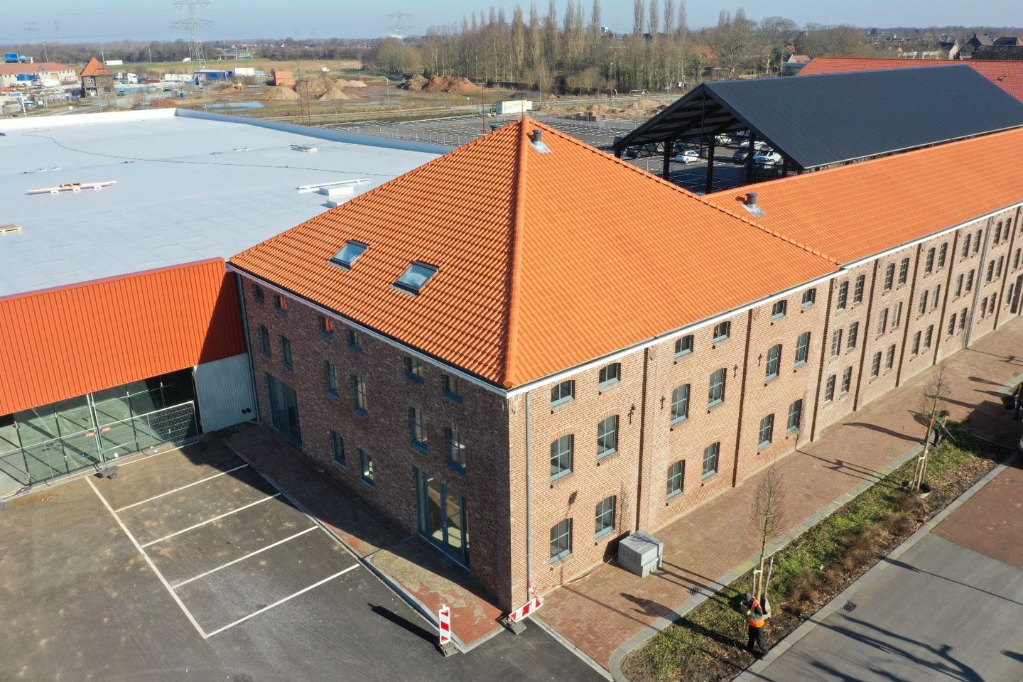 Bekijk foto 5 van Plein de Valk