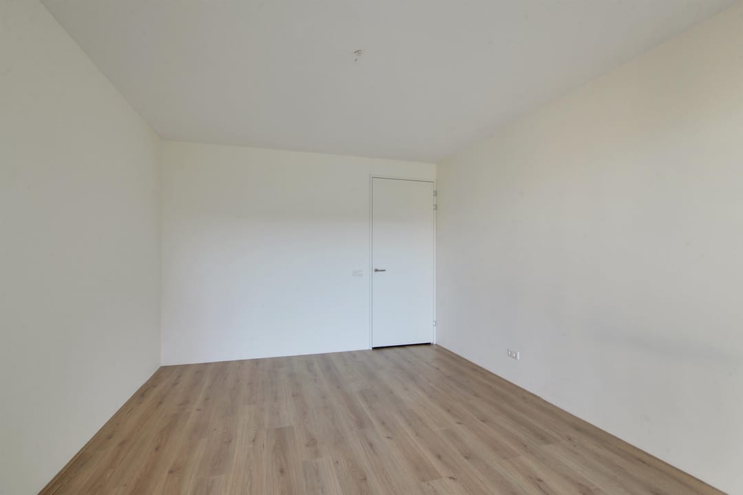 Photo 16 of Bert Haanstrakade 692