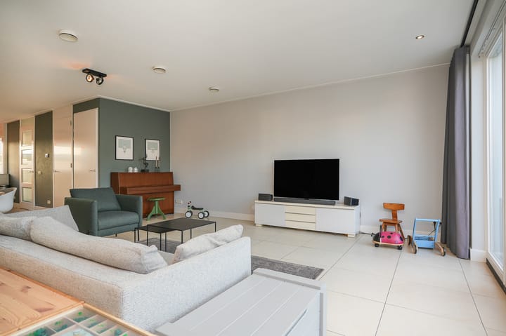 Foto 8 van Hageheldstraat 19