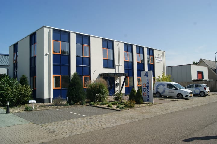 Bedrijvenweg 4