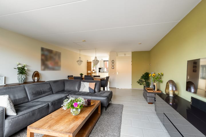 Foto 11 van Agnes Bartoutslaan 66