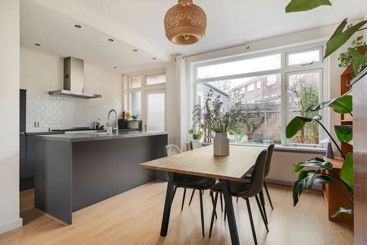 Foto 9 van Van Oosten de Bruijnstraat 191