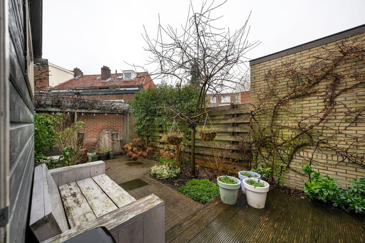 Foto 22 van Van Oosten de Bruijnstraat 191