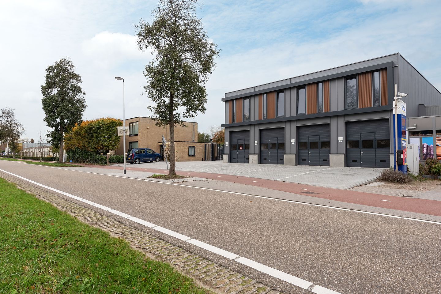 Bekijk foto 2 van Leidsevaartweg 15-B