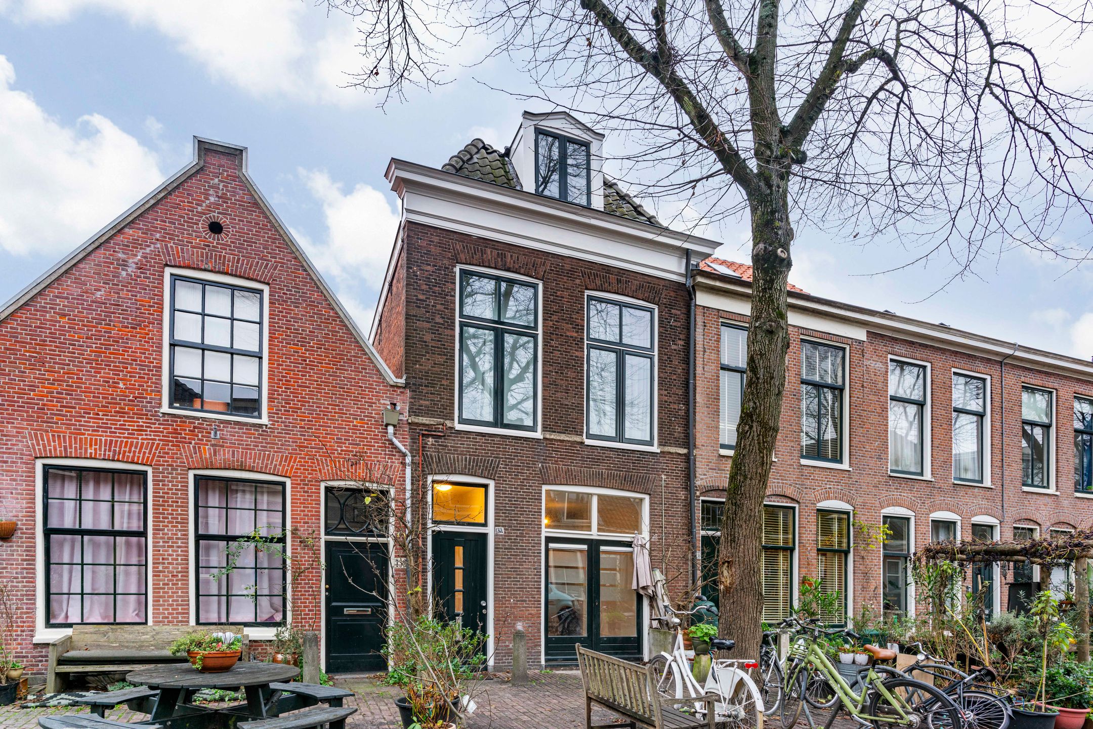 Buying a house in The Netherlands., Uiterstegracht 137