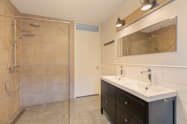 Foto 26 van Pioenroos 18