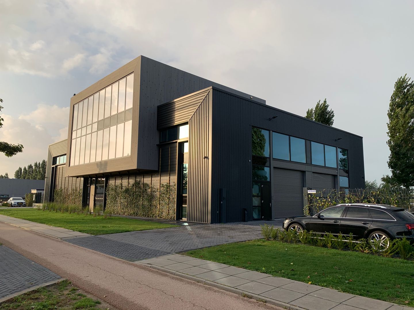 Bekijk foto 4 van De Heldinnenlaan 204