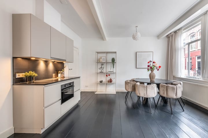 Photo 4 of Parkstraat 12