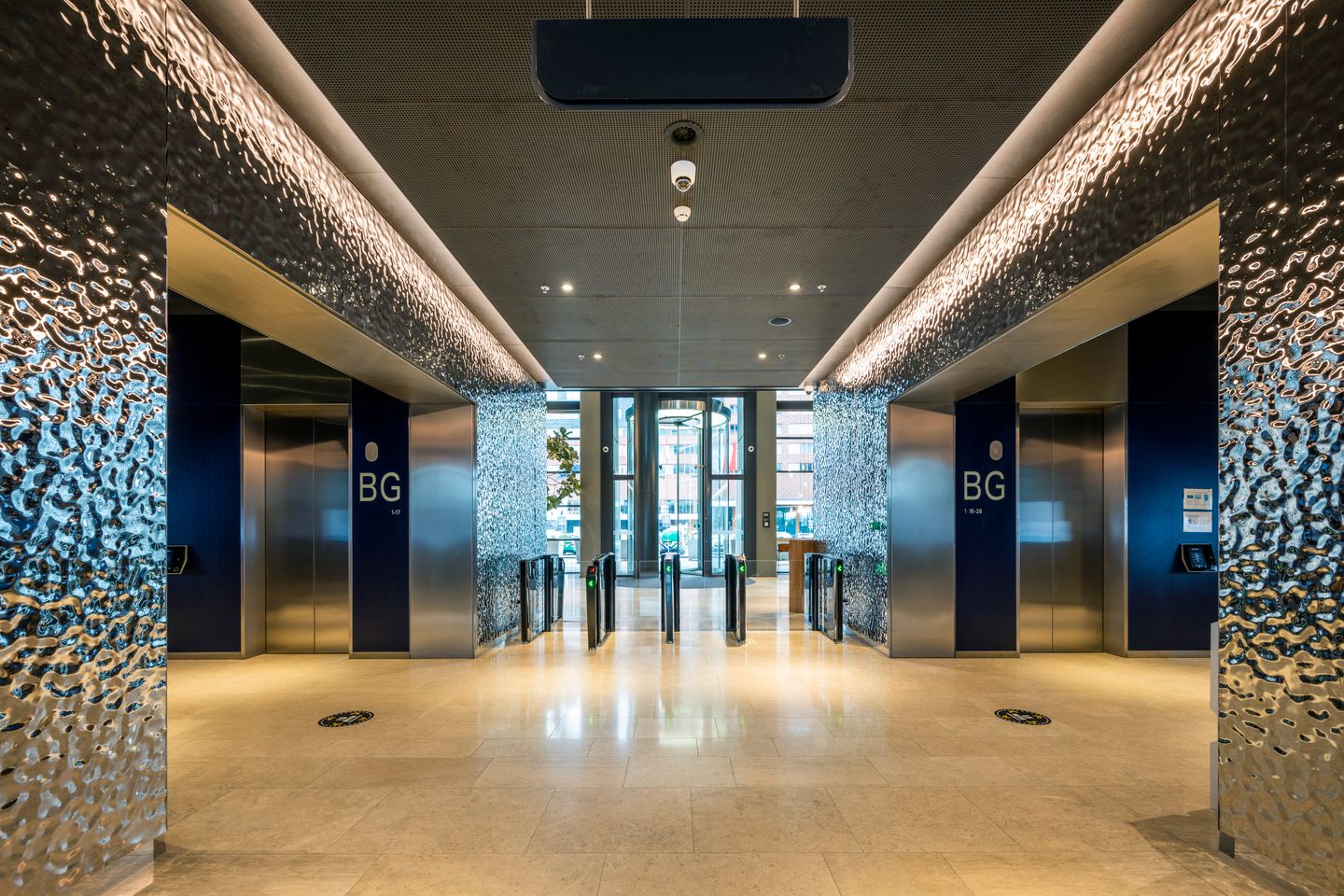 Bekijk foto 3 van Wilhelminakade 901