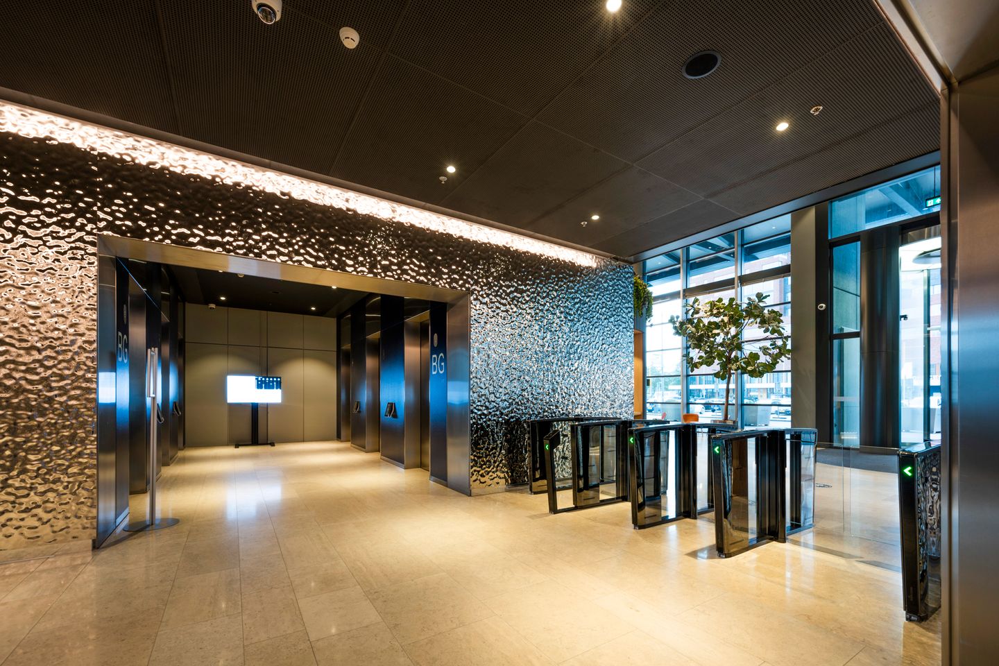 Bekijk foto 4 van Wilhelminakade 901