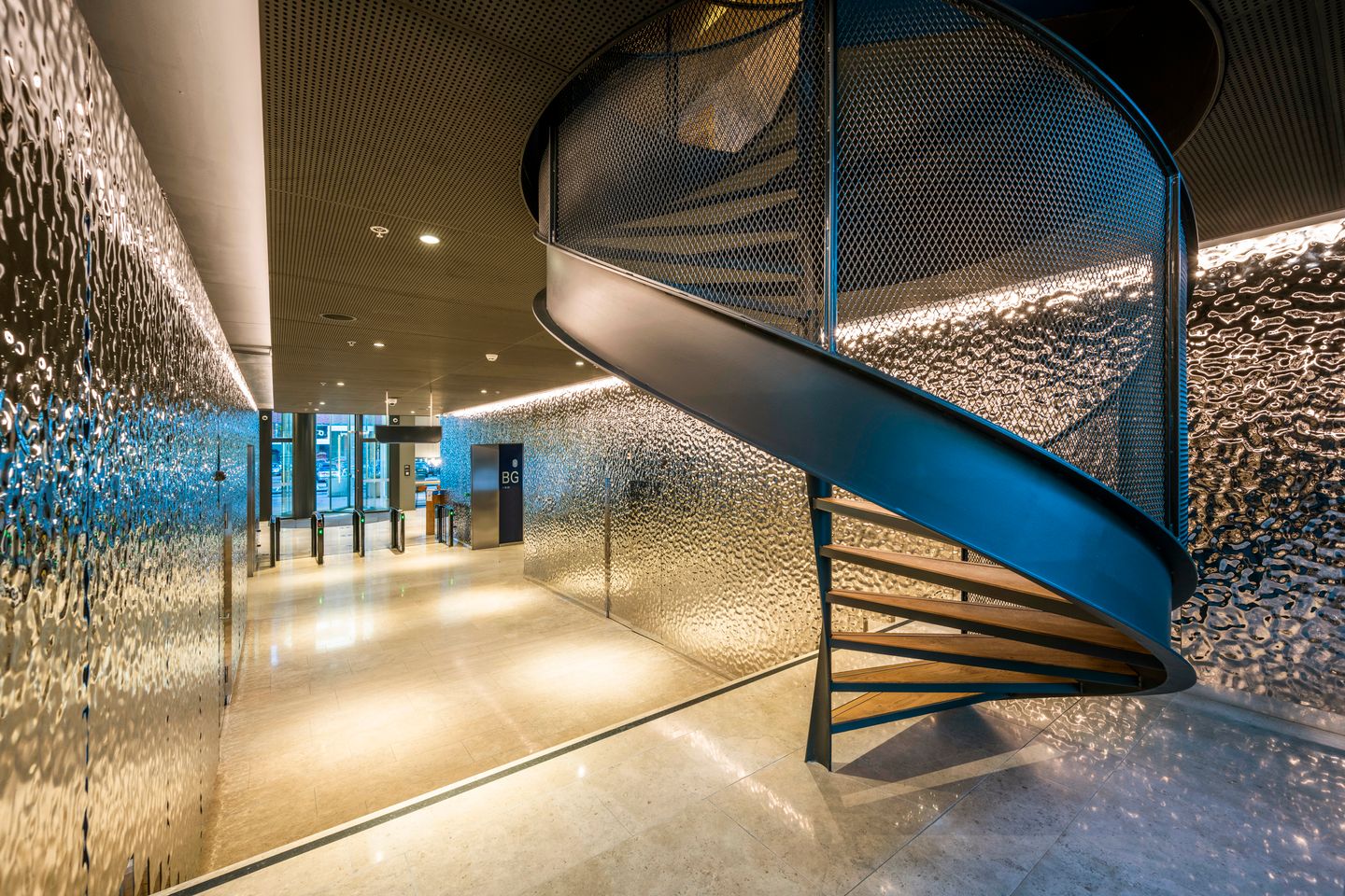 Bekijk foto 5 van Wilhelminakade 901