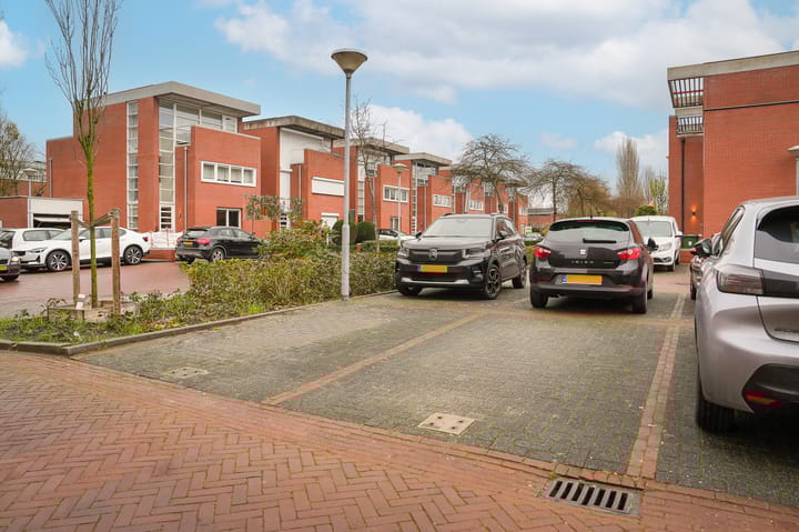 Foto 33 van Schout van Doernestraat 12