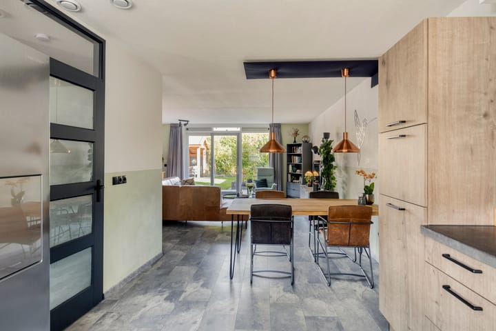 Foto 12 van Van Schaikstraat 5