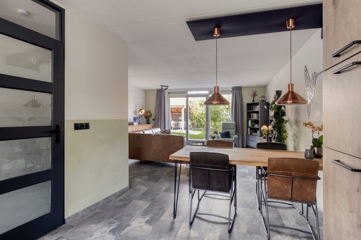 Foto 13 van Van Schaikstraat 5