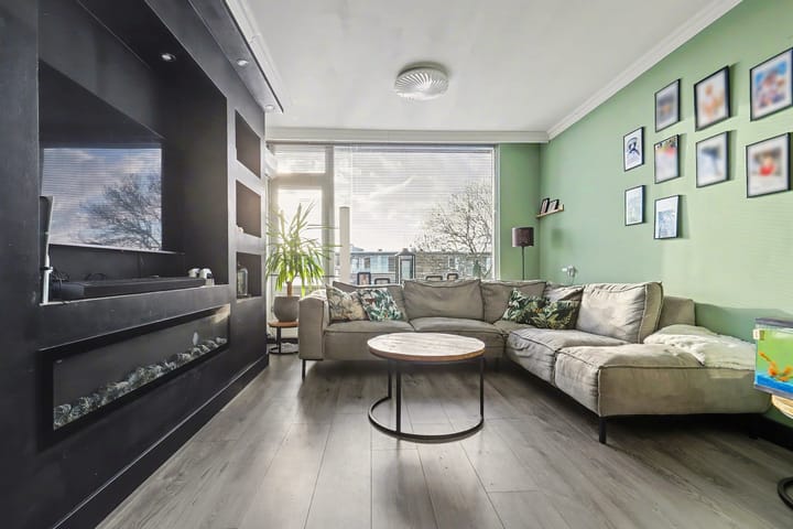 Foto 6 van Van Anrooystraat 155