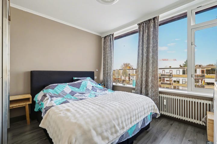 Foto 15 van Van Anrooystraat 155