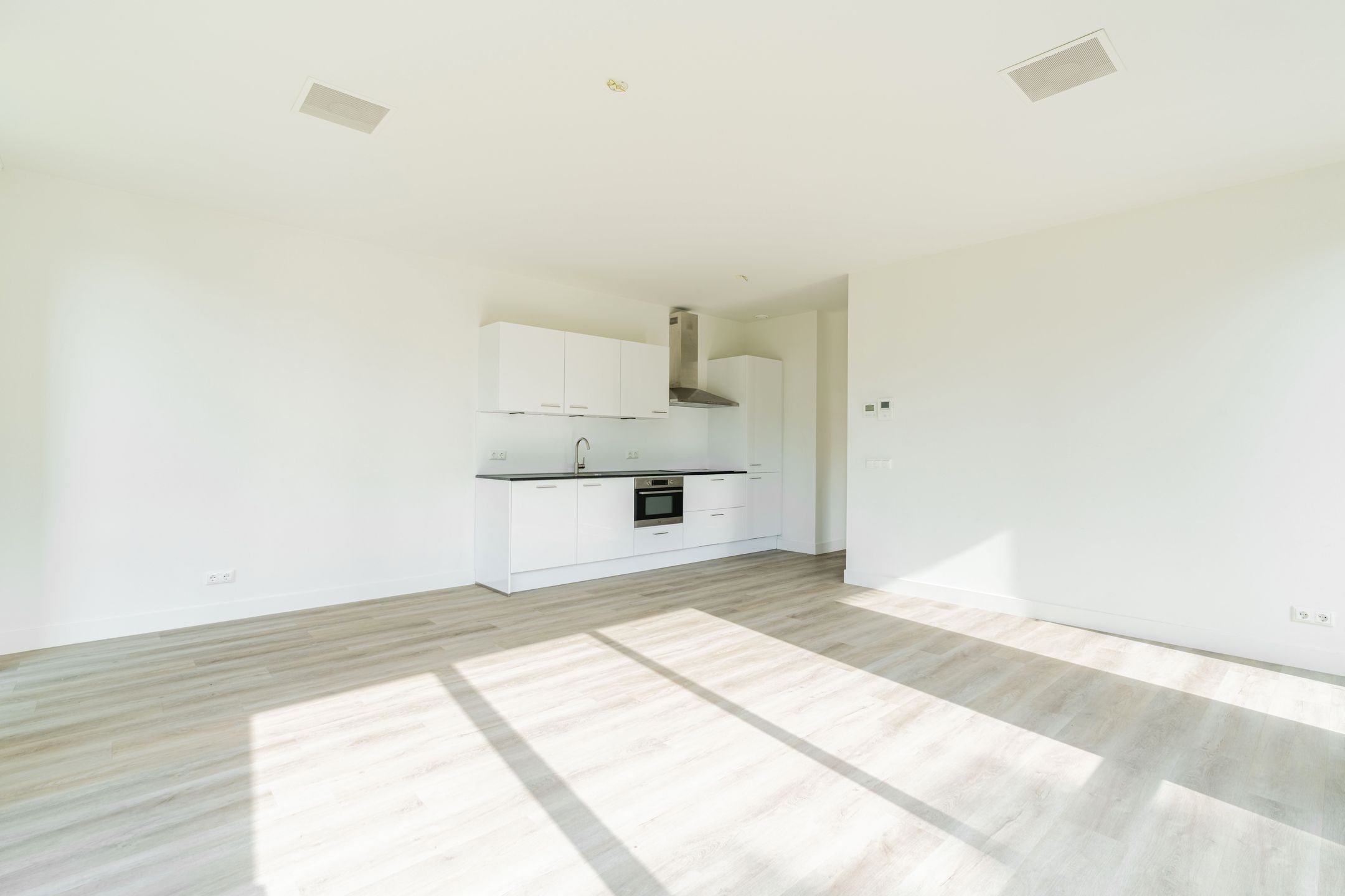 Foto 6 van Naritaweg 197-G