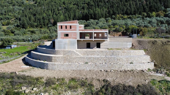 Foto 3 van Eparchiaki Odos Porou 0-ong