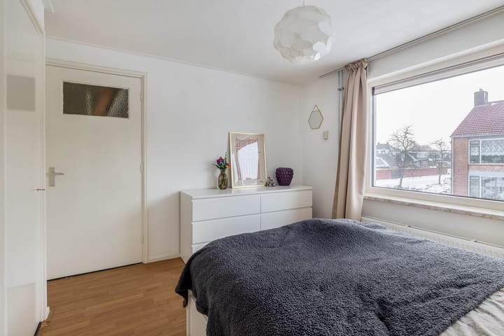 Foto 15 van Azaleastraat 36