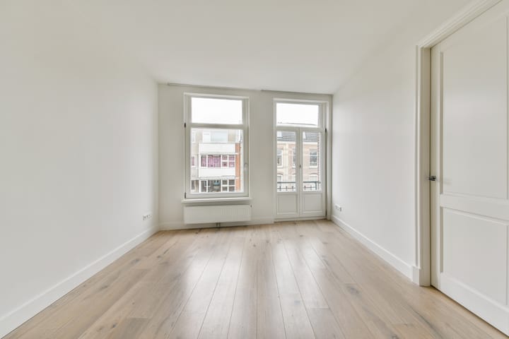 Photo 4 of Sumatrastraat 35-G