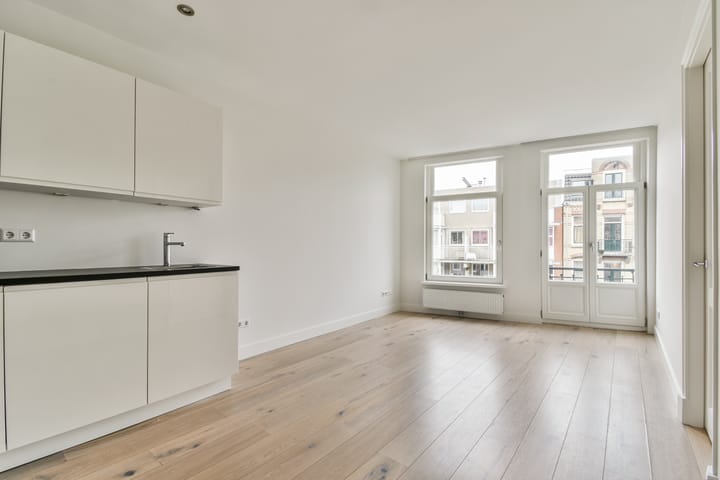 Photo 2 of Sumatrastraat 35-G