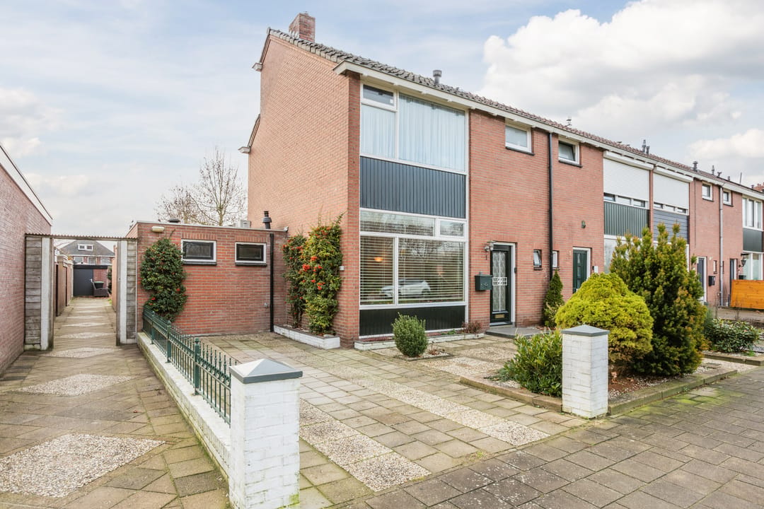 Photo 1 of Bruggertstraat 1