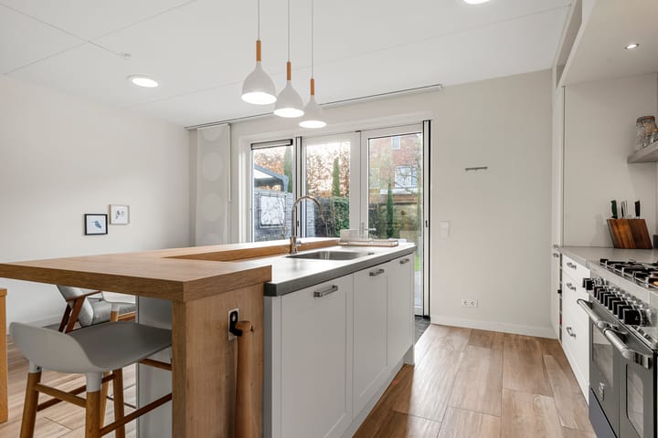 Foto 32 van Johan van Hoekelumlaan 14