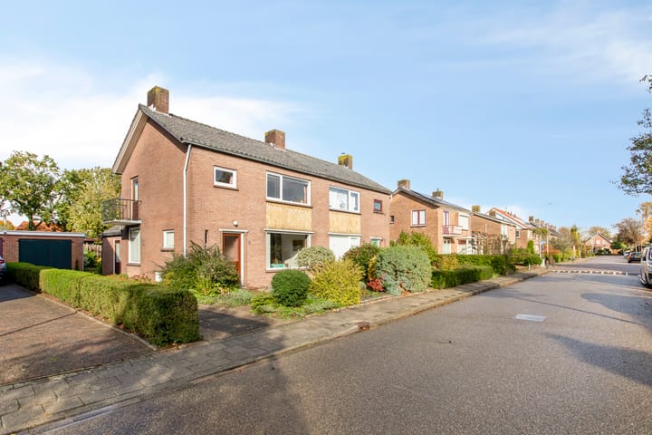 Foto 56 van van Houtstraat 18