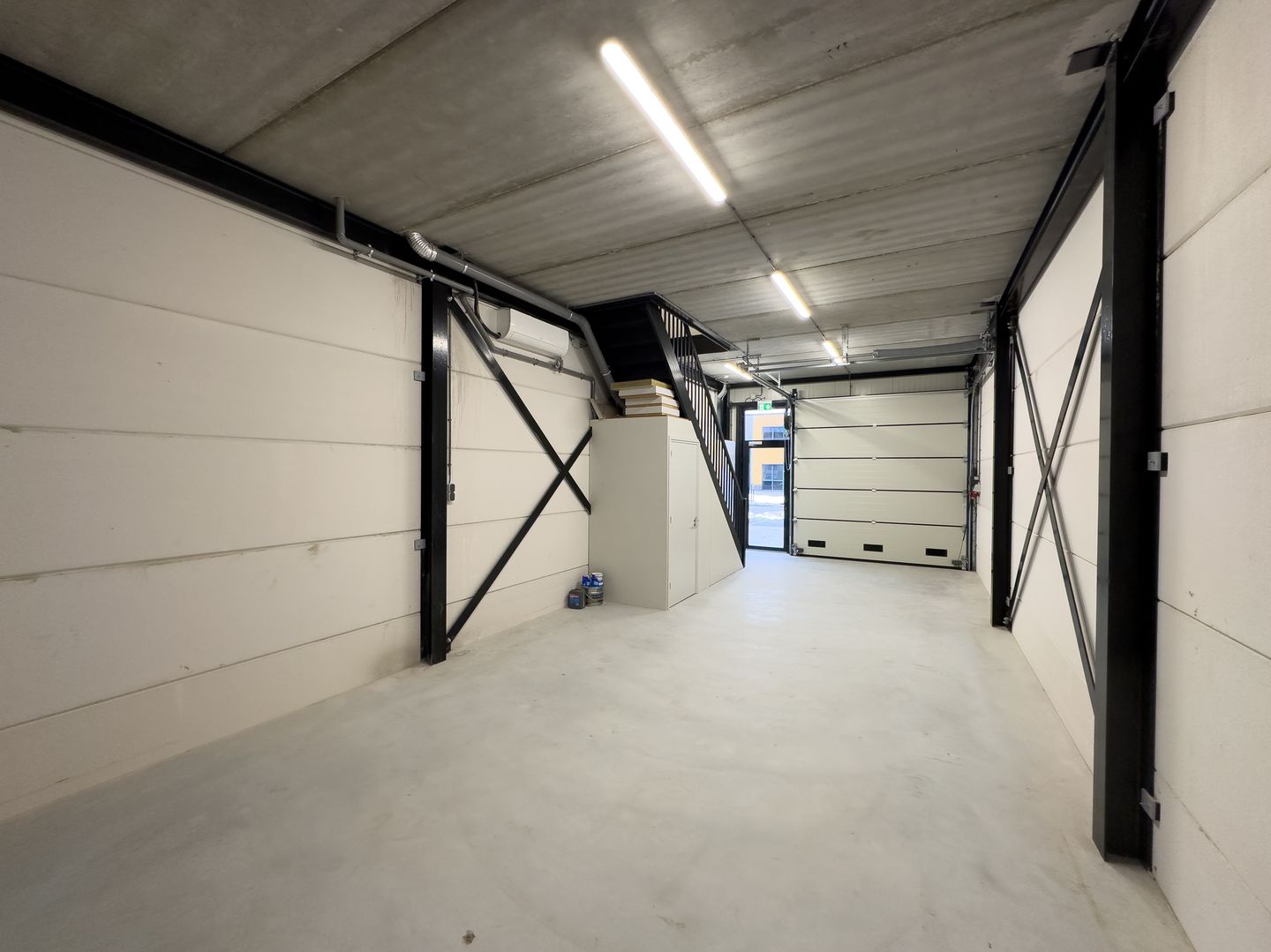 View photo 3 of Klovenier 11-4