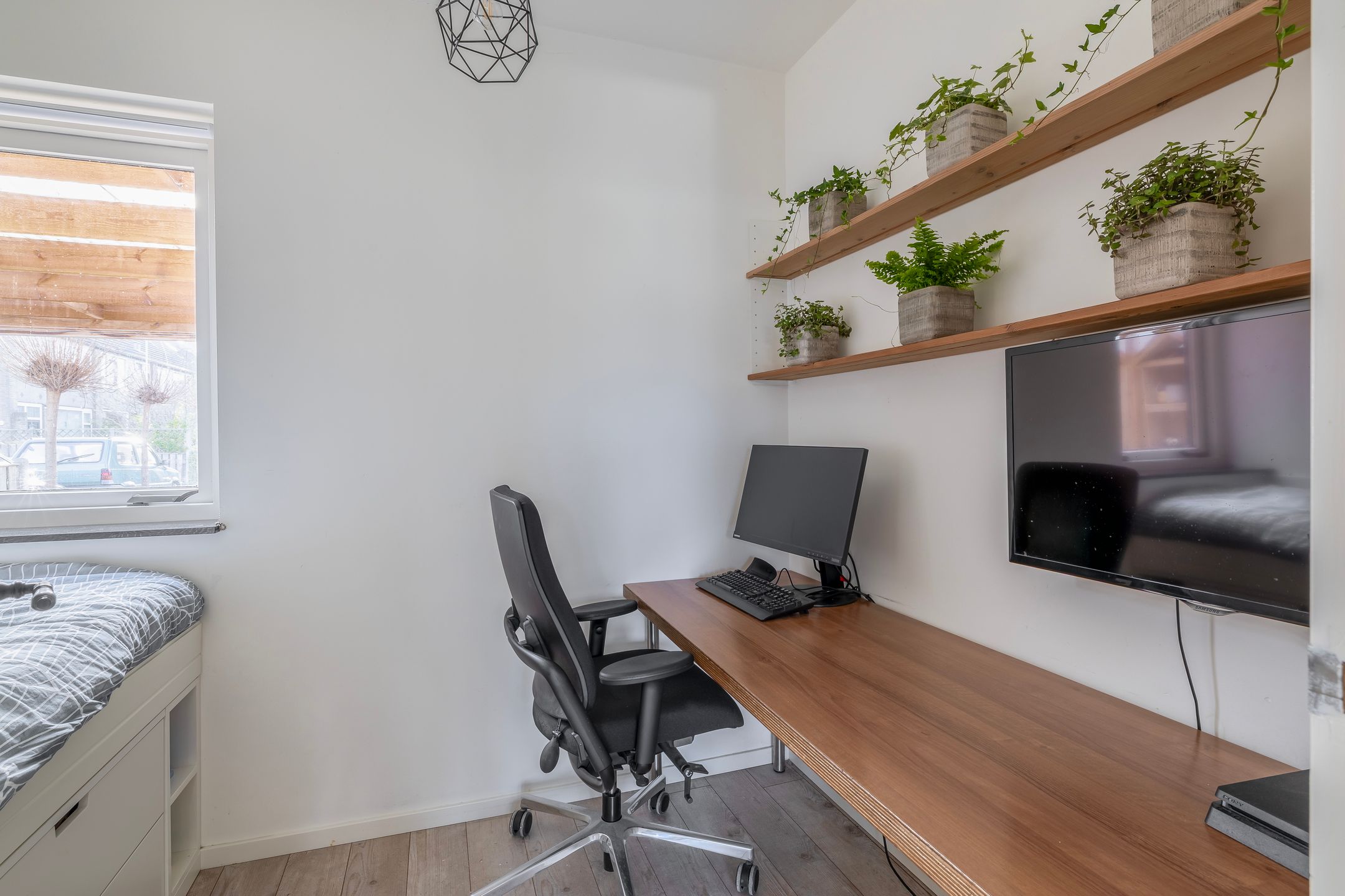 Foto 48 van D C Meeslaan 8