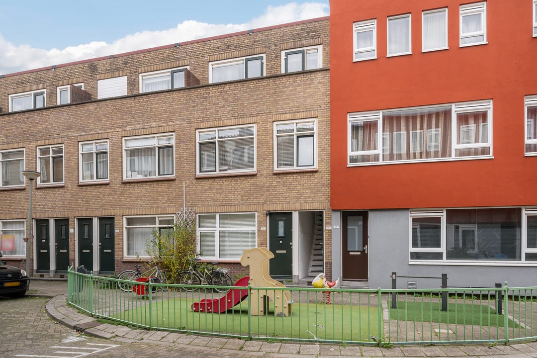 Photo 2 of Van Marumstraat 15-B