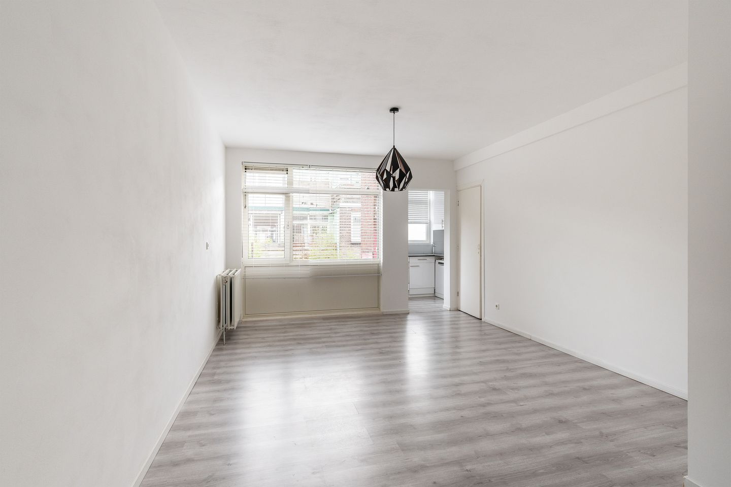 Photo 4 of Van Marumstraat 15-B