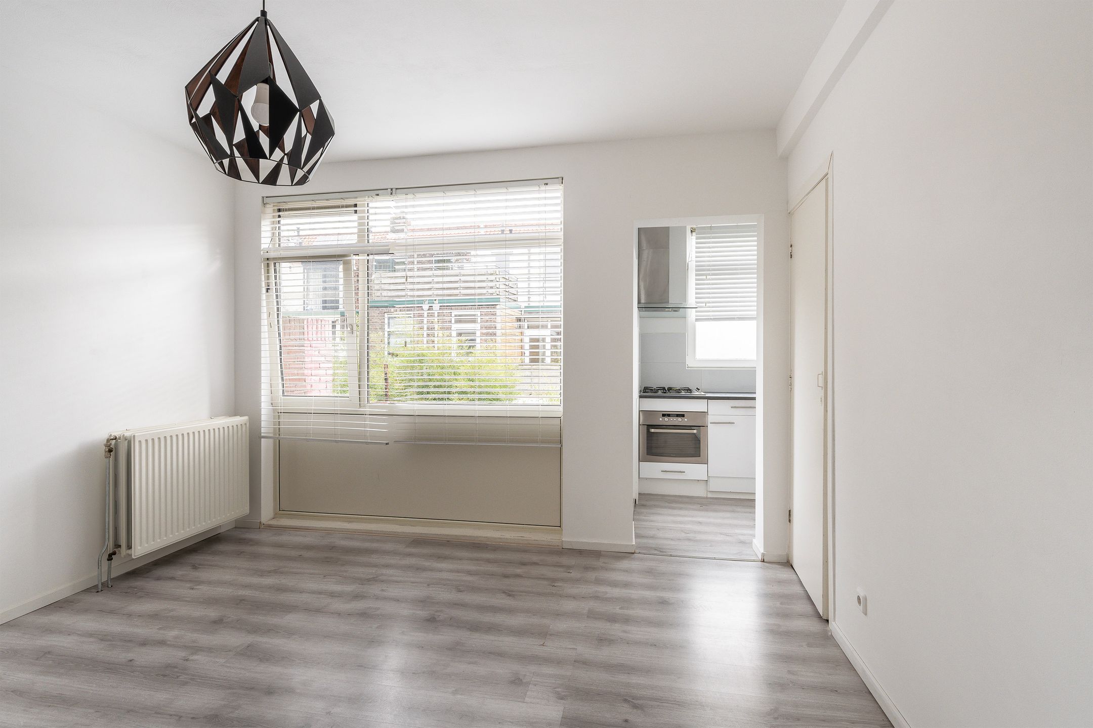 Photo 6 of Van Marumstraat 15-B