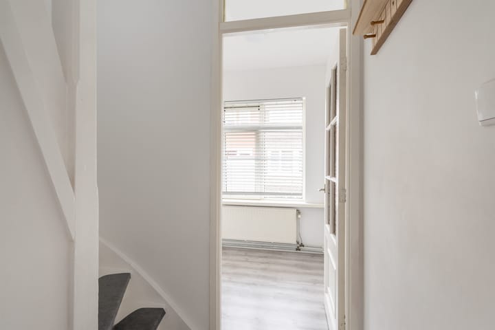 Foto 9 van Van Marumstraat 15-B