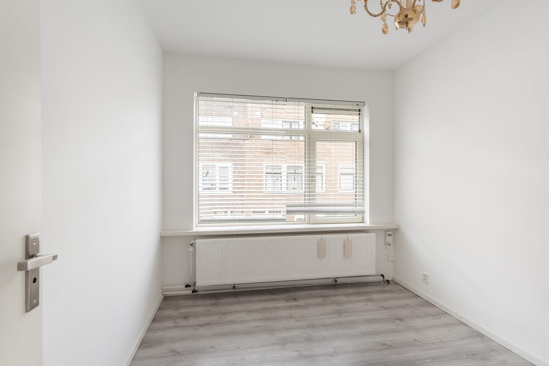 Photo 11 of Van Marumstraat 15-B