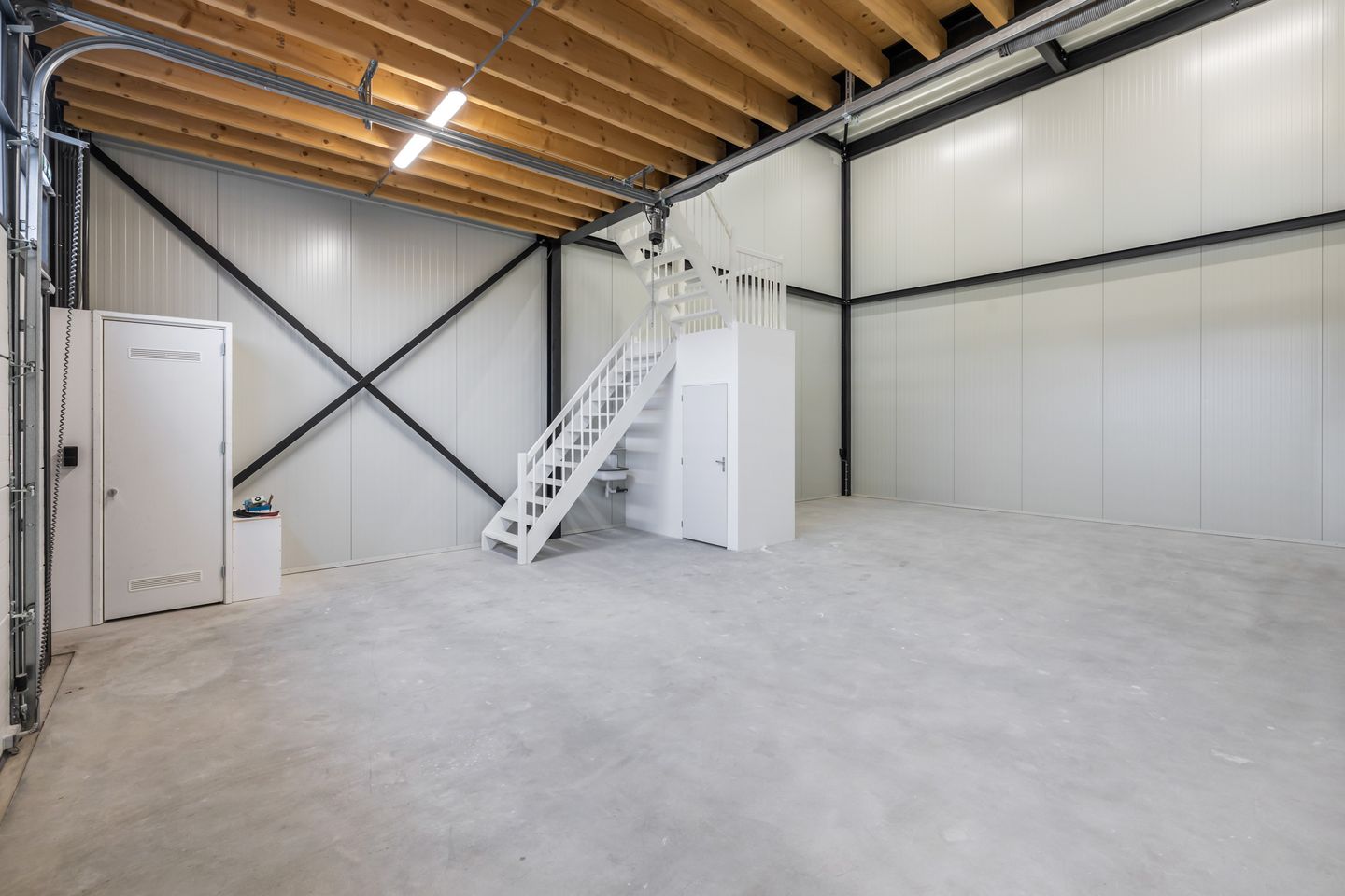 View photo 4 of Almelosestraat 83-q