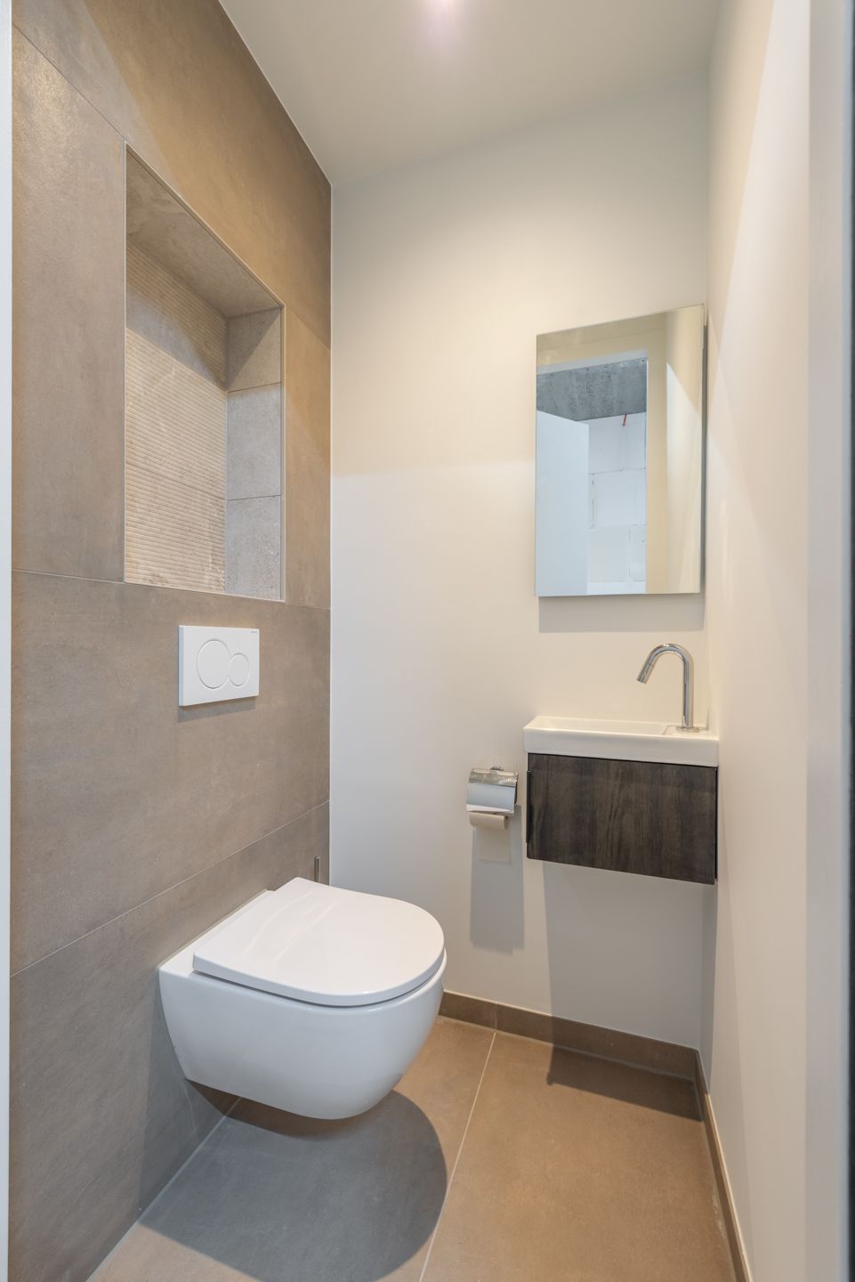 View photo 5 of Eemmeerlaan 2-E