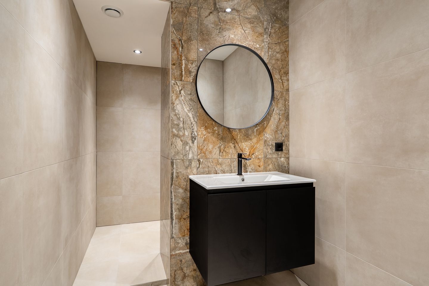 Foto 25 van Bedumerweg 28-A