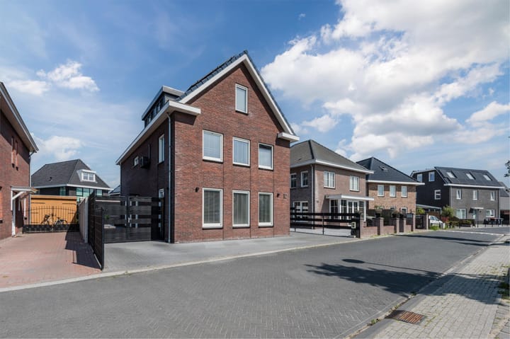 Photo 2 of Zeepkruidstraat 12