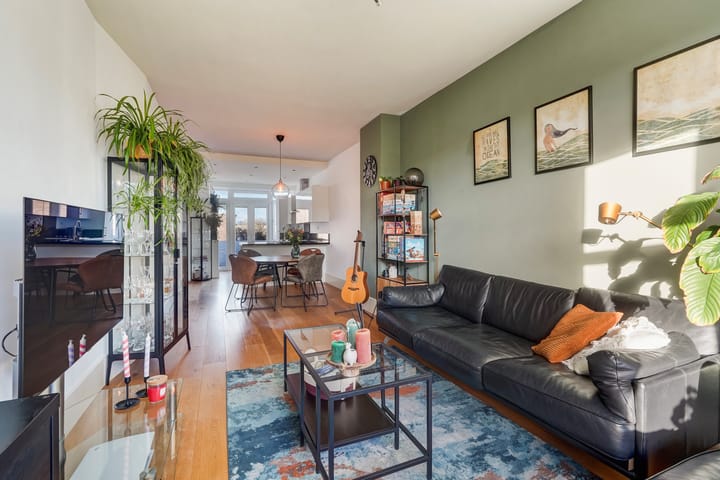 Photo 2 of Garderenstraat 19