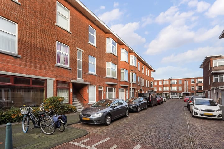 Photo 6 of Garderenstraat 19