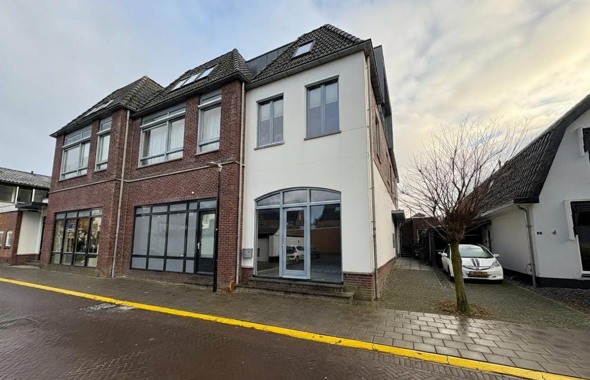 Bekijk foto 1 van Postlaantje 1-J