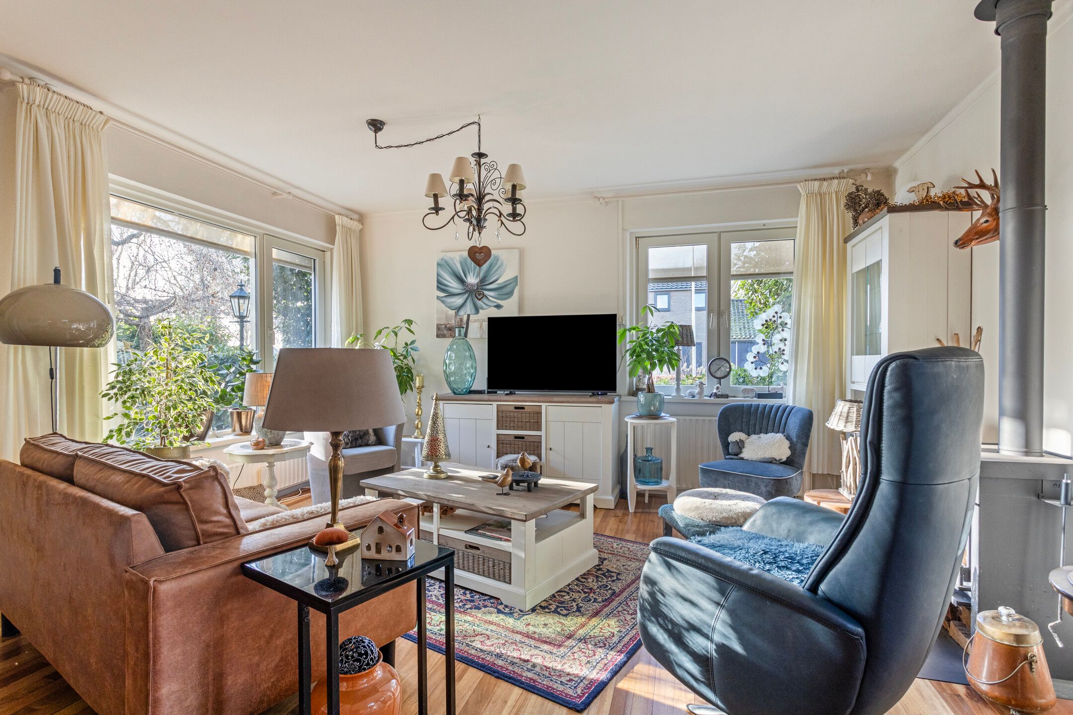 Foto 3 van Middenlaan 22